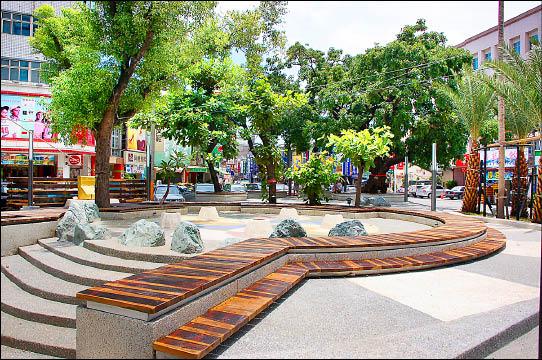 屏東縣潮州鎮三角公園商圈發展協會